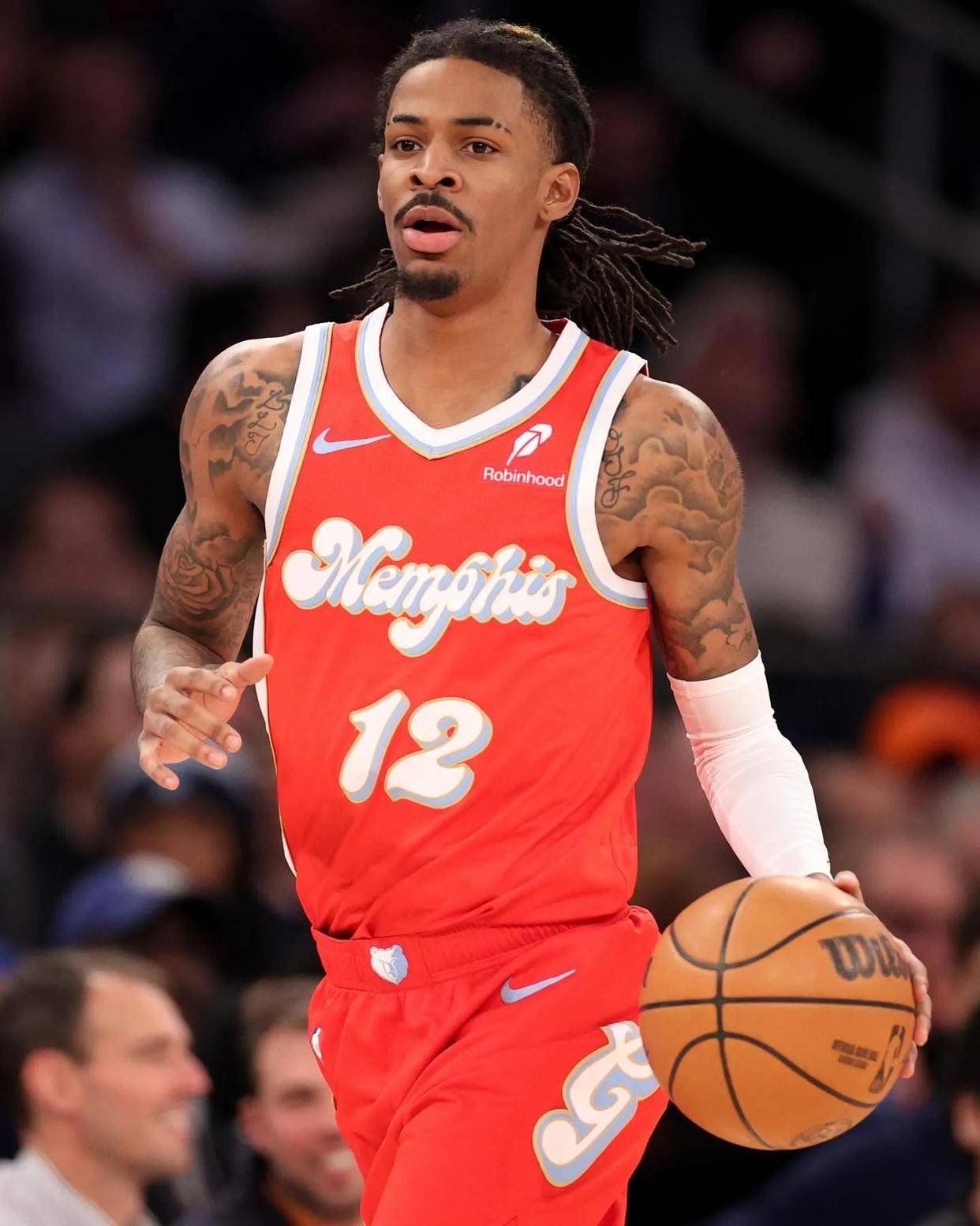 LOL官网-冲刺阶段马赛篮板制胜——全明星赛节点到来；震撼外界；更衣室氛围转暖的简单介绍