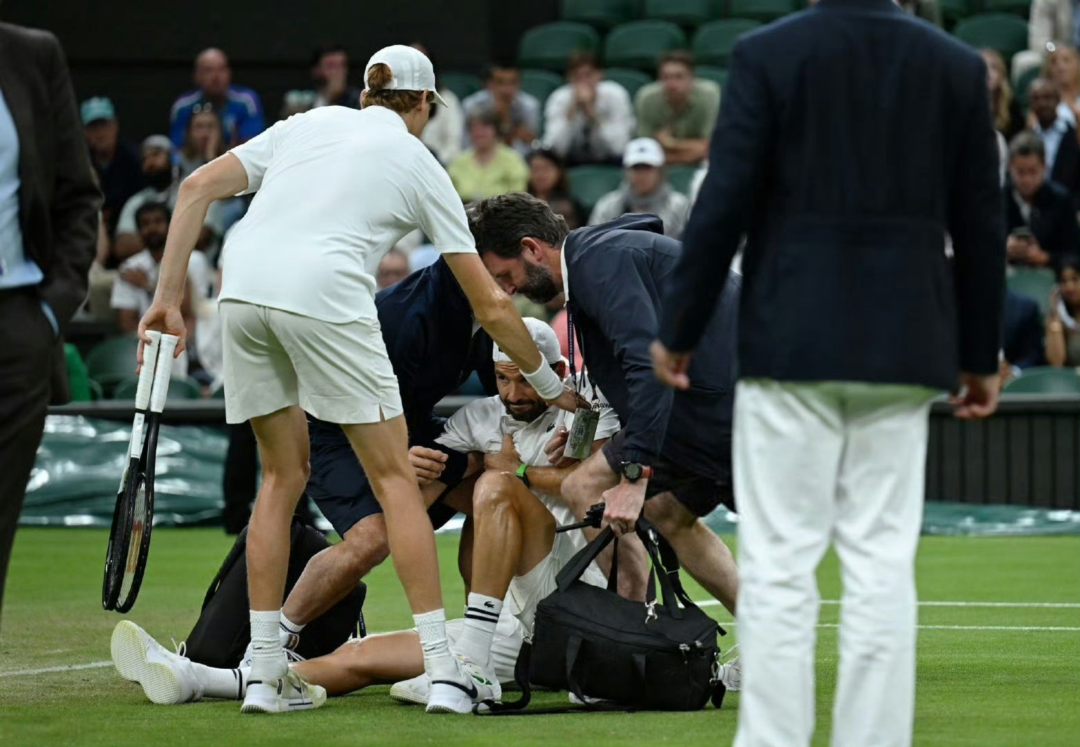 英雄联盟投注-埃因霍温发布备战花絮，集结日复出首秀，足总杯任务艰巨，高层口径保持一致的简单介绍